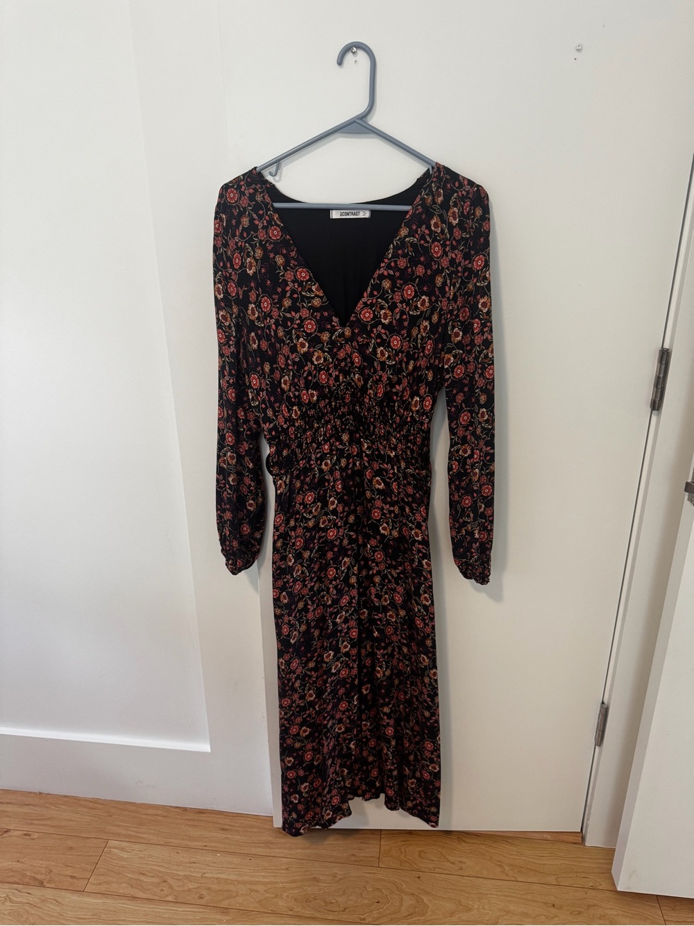 Women's Black Floral V-Neck Long Sleeve Midi Dress